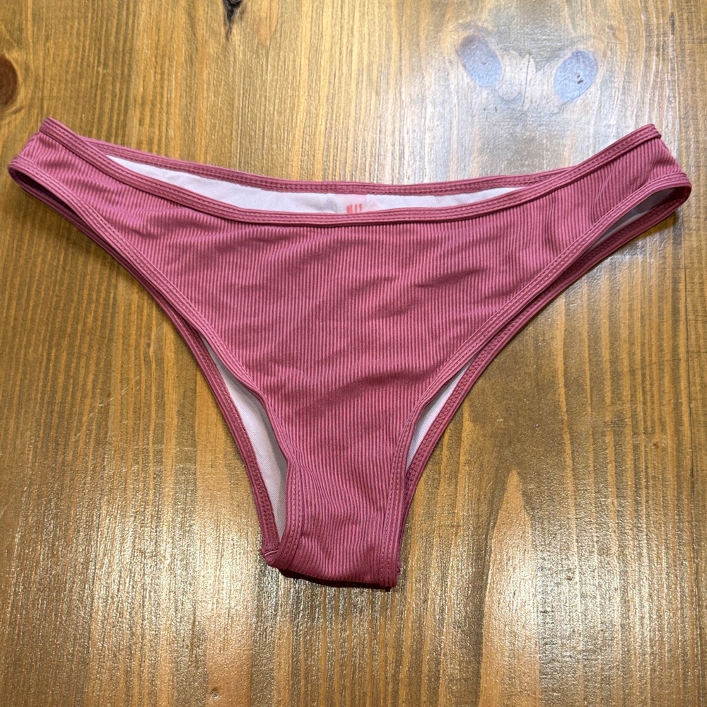 NWOT Mauve Pink Ribbed textured Bikini Bottom Large